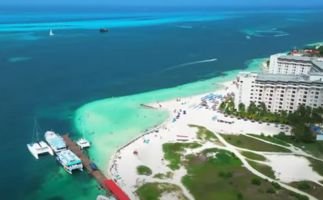 playa langosta cancun México